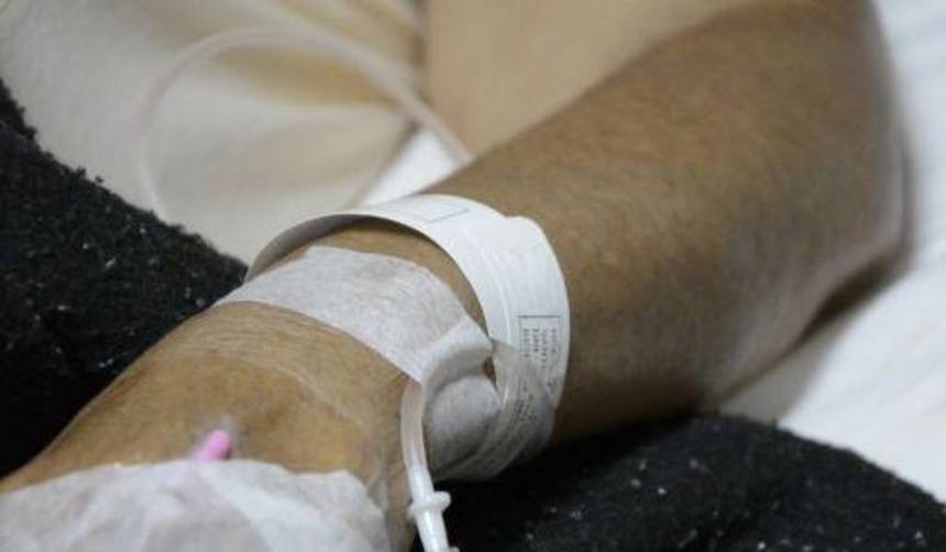 El joven con un cuchillo clavado en la cabeza estudia enfermería y su familia pide justicia