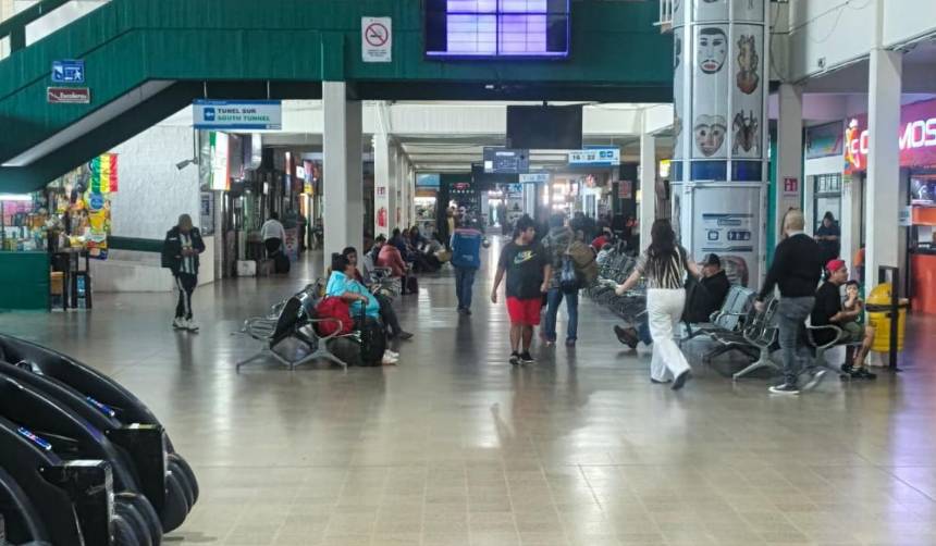 Tránsito informa que solo hay viajes desde Santa Cruz hacia Tarija debido a bloqueos en otras regiones