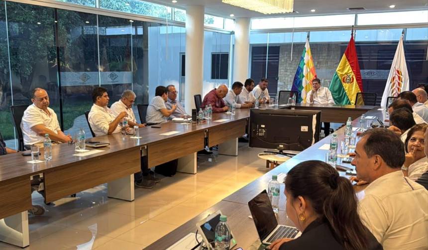 Agropecuarios declaran “estado de emergencia total” por diésel y anuncian monitoreo diario de la distribución de combustible