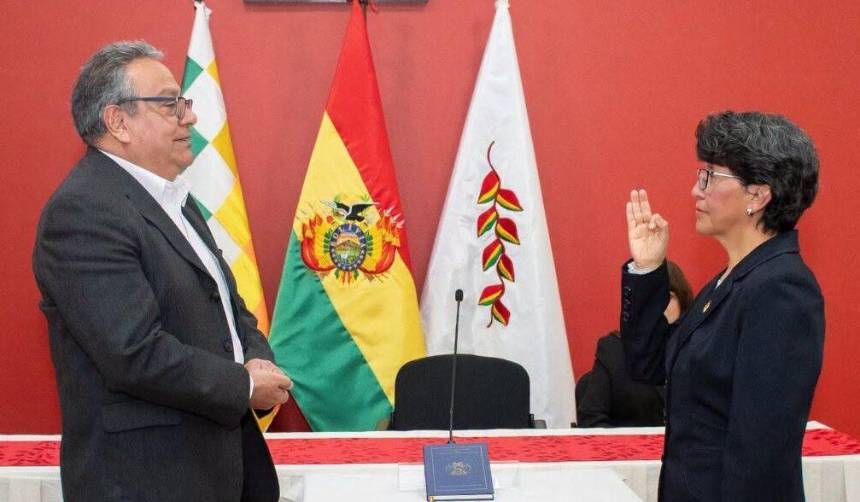 Posesionan a Luz Jiménez como nueva viceministra de Educación Regular