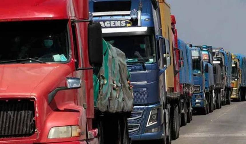 Transporte pesado advierte con paro indefinido desde el lunes para exigir que se regularice el suministro de combustible