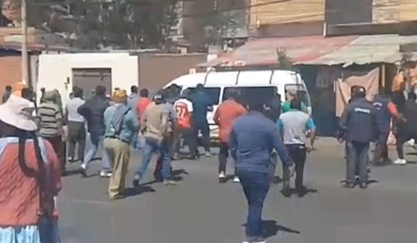 Enfrentamiento entre líneas de transporte termina con varias personas heridas y destrozos