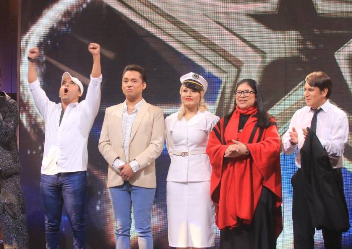 Enrique Iglesias fue el peor puntaje de la noche y por tercera vez es salvado por el público