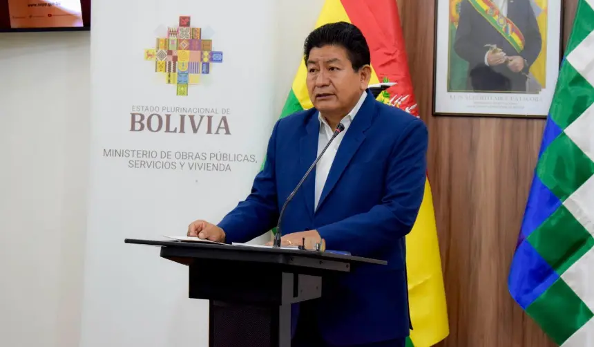 Transporte pesado anuncia proceso penal contra exministro Montaño por estado de carreteras y manejo de recursos