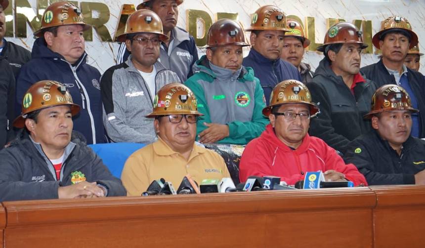 Fencomin advierte que la COB no los representa y niega favorecimientos del Gobierno