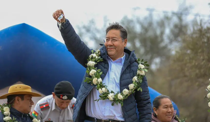 Arce critica a candidatos presidenciales que quieren frenar la “gastadera” y dice que no conocen la realidad del país