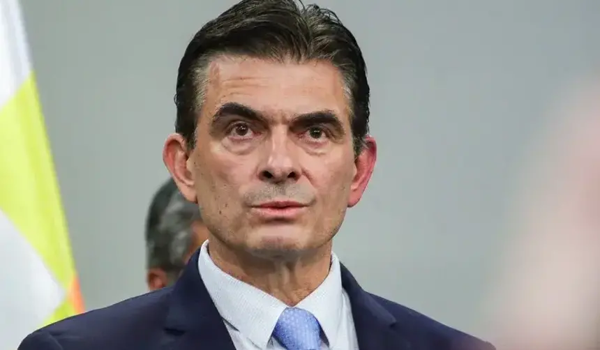 Energía limpia, seguro agrario, medicamentos sin impuestos y créditos para el transporte: Paz destaca nuevos decretos