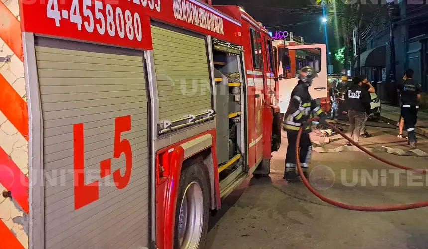 Incendio afecta a un restaurante en la zona norte de Cochabamba