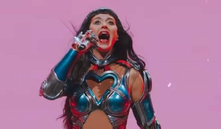 Katy Perry genera controversia por lanzar al piso su torta de cumpleaños, hecha por una fan