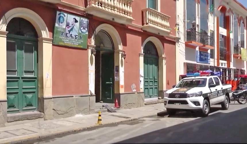 Quisieron simular un accidente, pero se descubrió que la joven sufrió una violenta agresión sexual; dos sujetos están en la mira