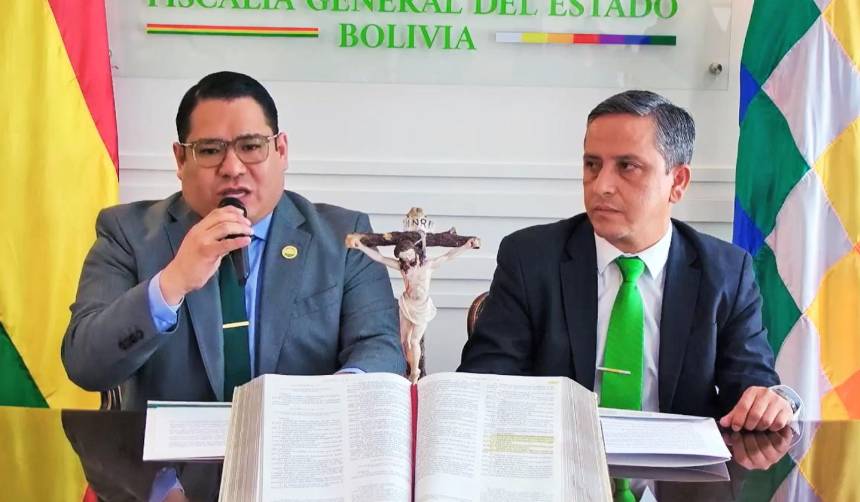 Roger Mariaca posesiona a José Mogro como fiscal departamental de Tarija en remplazo de Sandra Gutiérrez