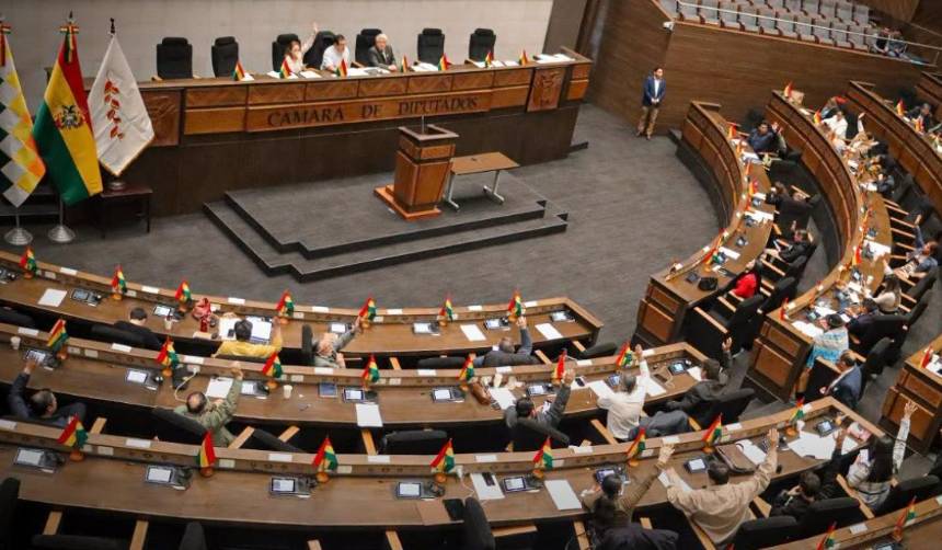 Cámara de Diputados aplaza por segunda vez el tratamiento del informe final del caso Maletas