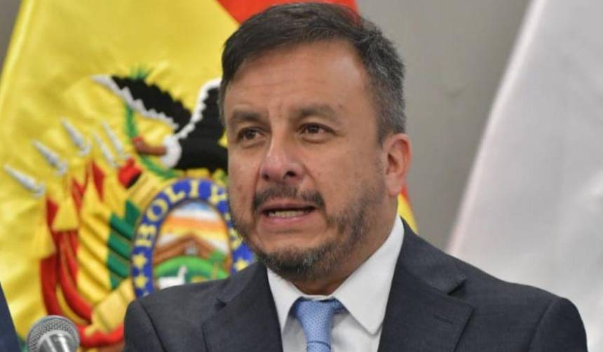 Diputados dicen que ministro de Hidrocarburos no asistió a comisión para informar sobre la calidad de la gasolina