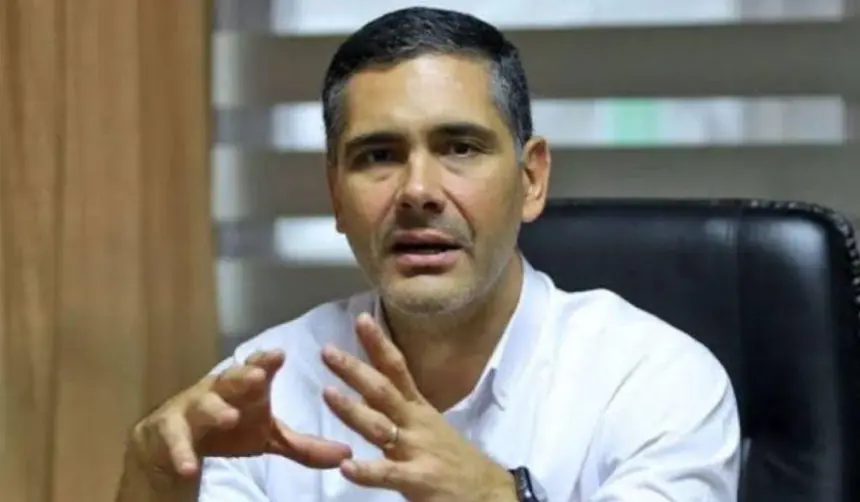 “Si cambiamos el decreto o abrogamos, el resultado va a ser el mismo: no va a haber diésel”, dice ministro Justiniano