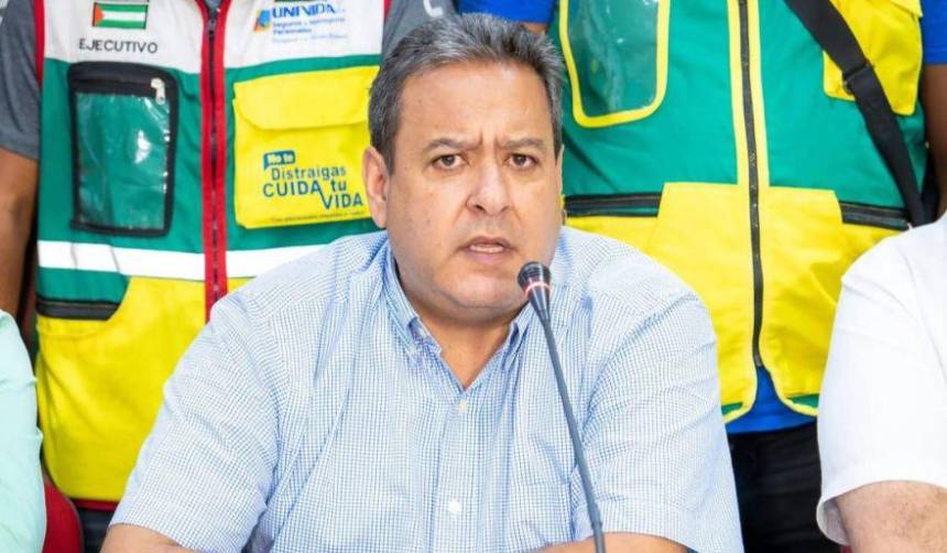 “Ya estamos regularizando”: YPFB dice que las filas por combustible se deben a la logística paralizada, no a deudas con proveedores