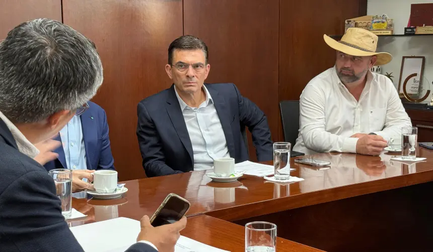Rodrigo Paz confirma encuentro empresarial internacional en Santa Cruz en la previa a su posesión
