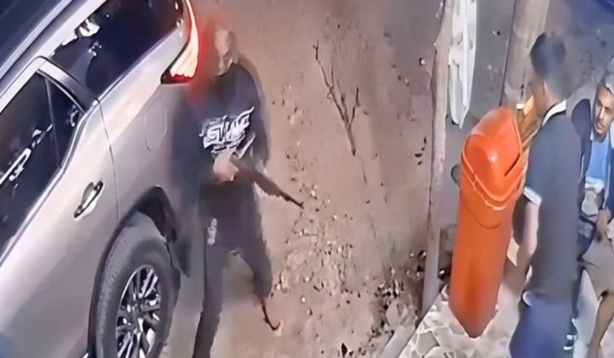 Video: Armados y en la noche, así roba vehículos un grupo en el trópico de Cochabamba