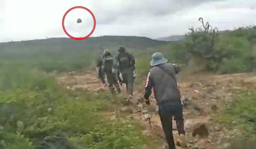 Sale a la luz nuevo video donde se ve a pobladores agredir con piedras y amenazar a los policías en Cotapachi