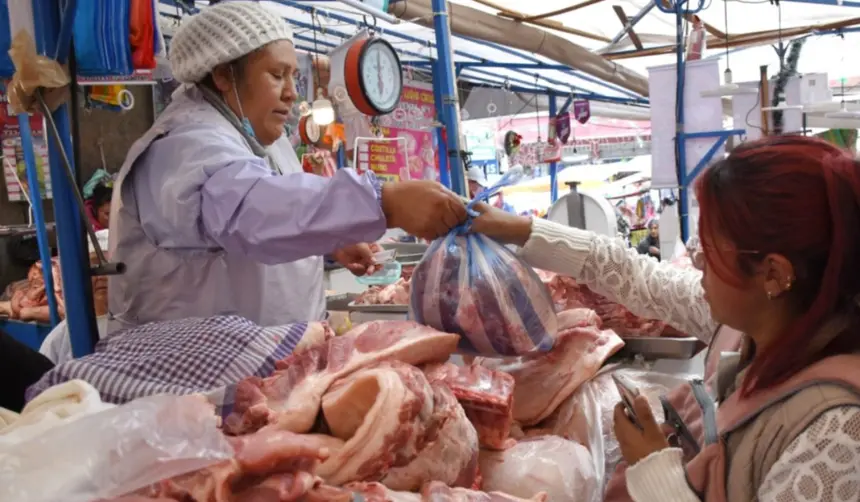 Entre enero y junio, la inflación alcanzó el 15,53% y duplica la proyección del Gobierno para el 2025