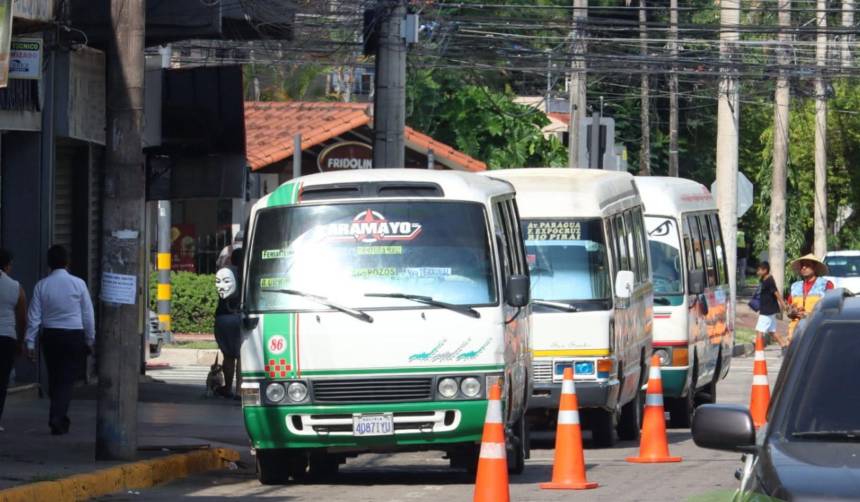 Transporte urbano cruceño define este sábado en ampliado si acatarán paro el lunes y martes