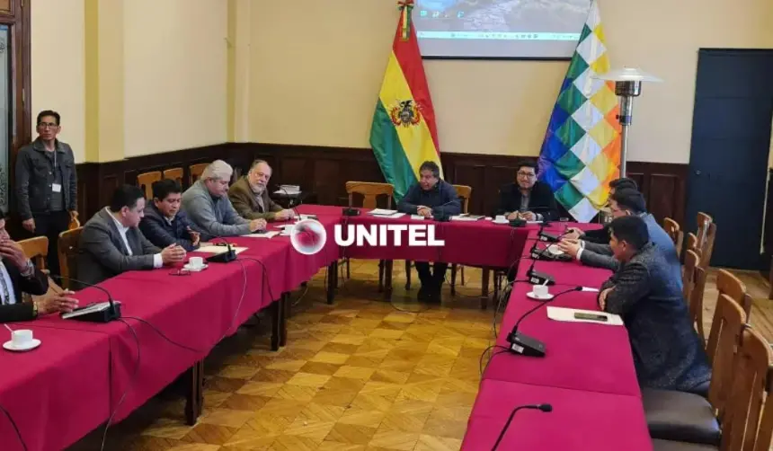Sin la presencia de Andrónico, Choquehuanca y las tres fuerzas políticas reinstalan encuentro para tratar créditos externos 