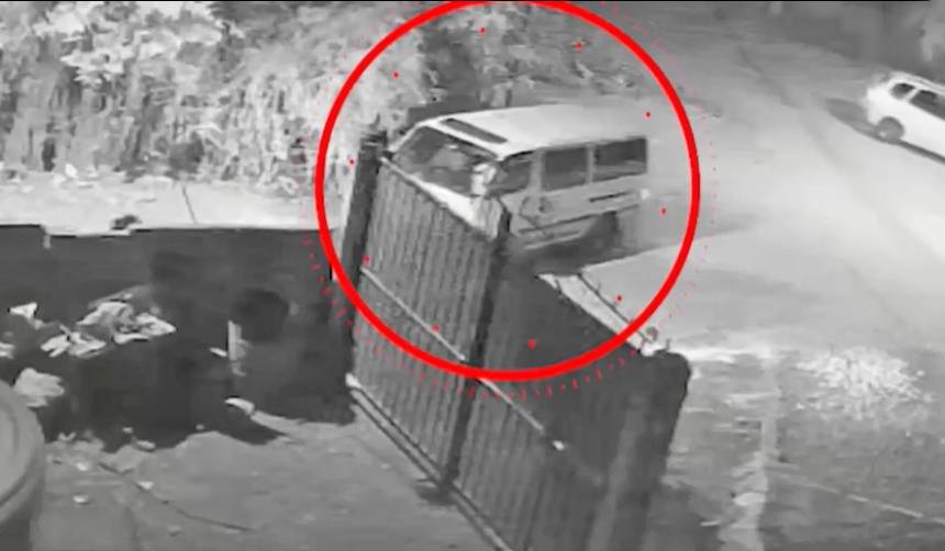 Video capta atropello y fuga del minibús que dejó a un hombre en terapia intensiva