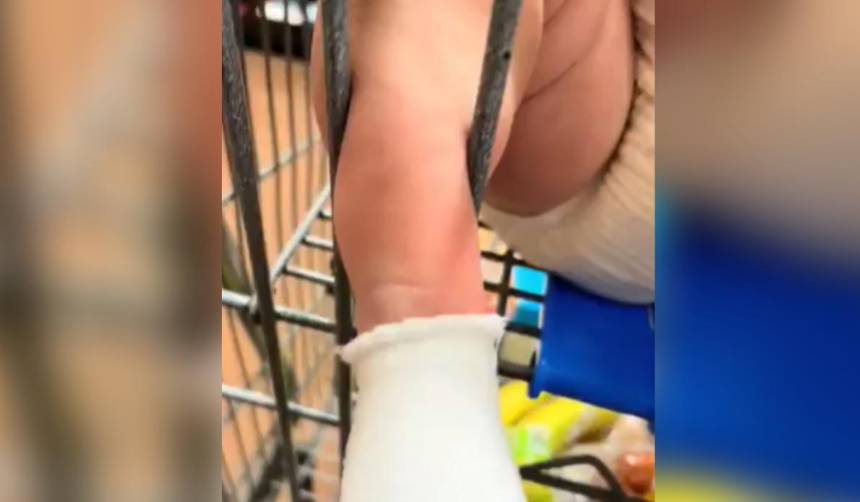 Video: bebé queda atrapada en un carrito de compras y sorprende con su reacción