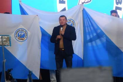 Jhonny anuncia que el domingo se conocerá a sus nuevos aliados y anticipa “cambios en el tablero de su alianza”