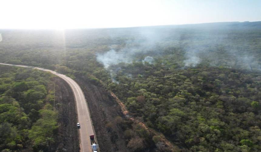 Se dispara a 22 la cifra de incendios en Santa Cruz y la emergencia no cesa