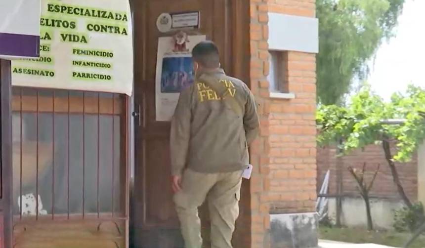Mujer golpeada por su pareja se defiende con tijeras y logra liberarse de la violencia