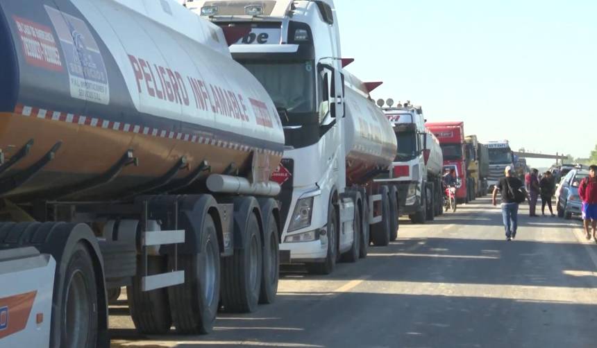 Santa Cruz: Transporte alista ampliado para analizar medidas contra el decreto del diésel