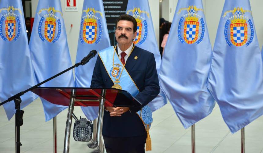 Reyes Villa apuesta por planificación e identidad cultural en el inicio de su segunda gestión