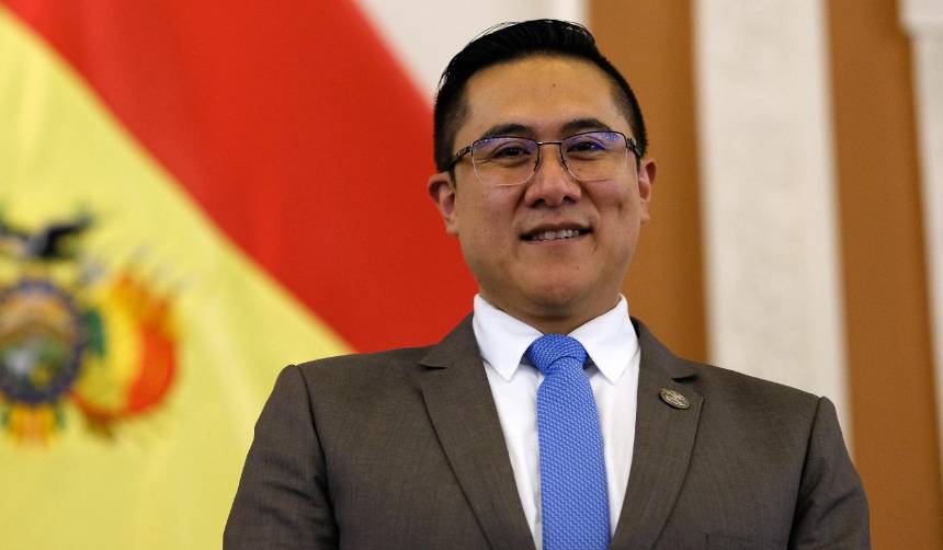 Nuevo ministro de Economía traza dos tareas clave para el inicio de su gestión