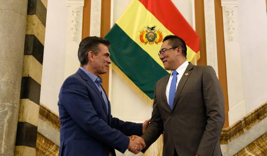 Rodrigo Paz pide al nuevo ministro de Economía seguir con las negociaciones con organismos externos