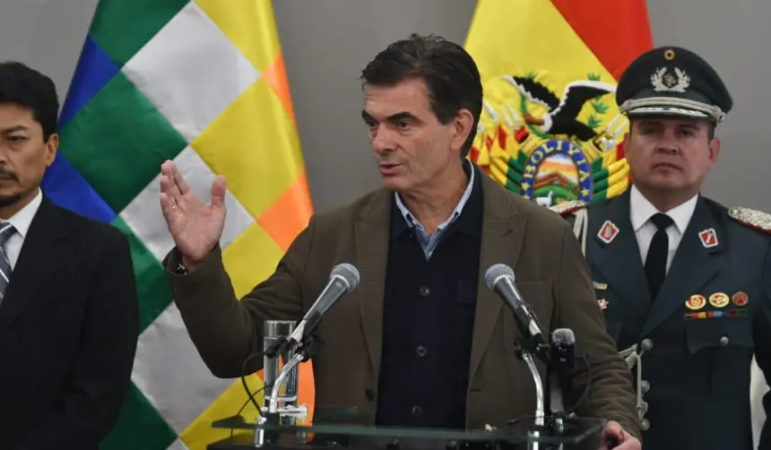 “No hay sus aportes en la Gestora, se lo han gastado”, dice Paz, que anuncia la reorganización de la institución