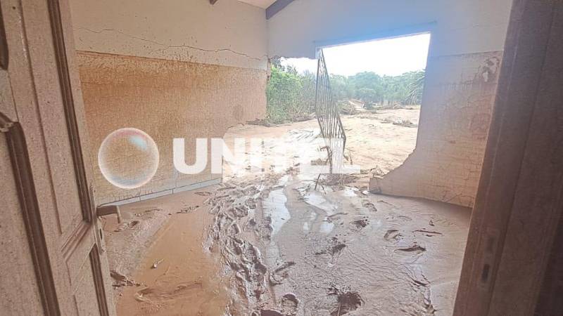 El agua y el lodo provocó que cedan muros de viviendas y la pareja que la habitaba está desaparecida